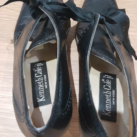 ✨️HOST PICK✨️ Expertly Restored Vintage Kenneth Cole Heels - Picture 2 of 8